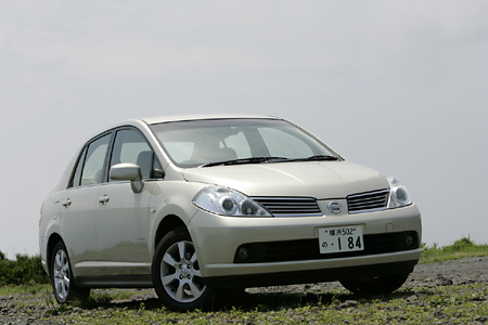 日産ティーダラティオ 18G (FF/CVT)【ブリーフテスト】