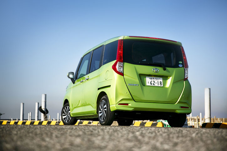 「ルーミー」には、フレッシュグリーンメタリック（写真）を含む全9色のモノトーンカラーのほか、5種類のツートンカラーがラインナップされる。