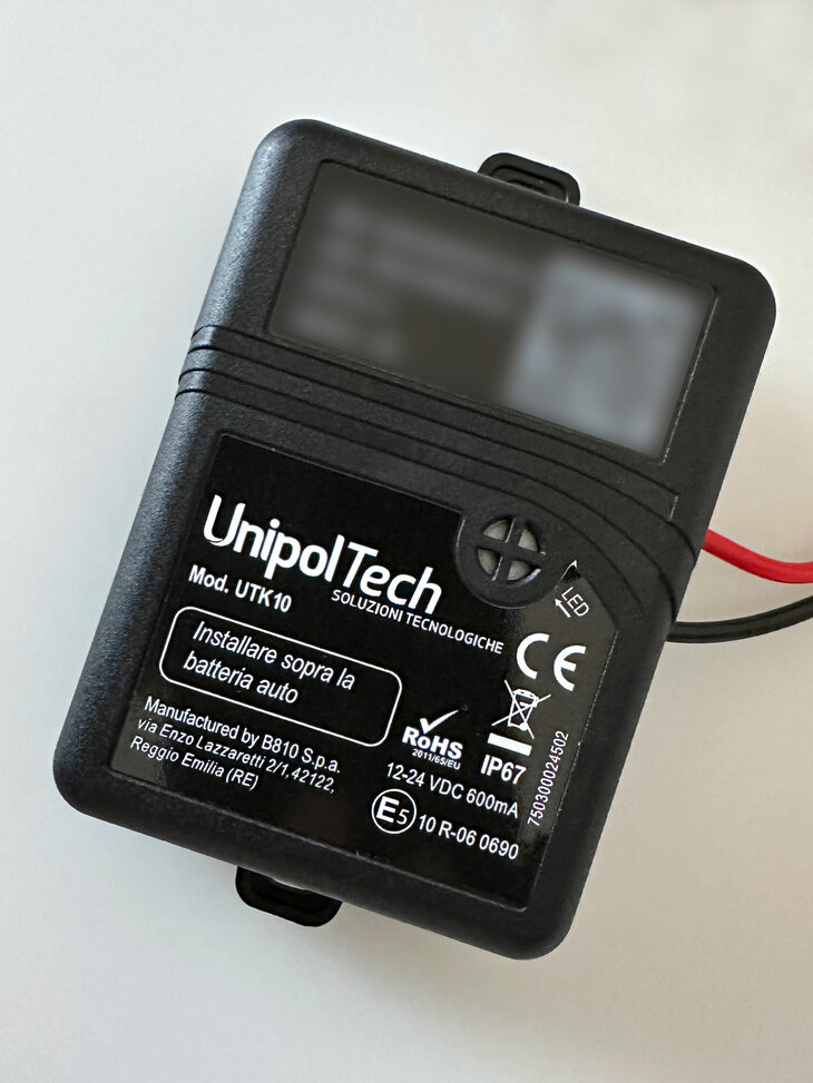 今回は、イタリア版走行距離連動型自動車保険の体験記を。これは契約締結の2日後に受領したGPS車載機。