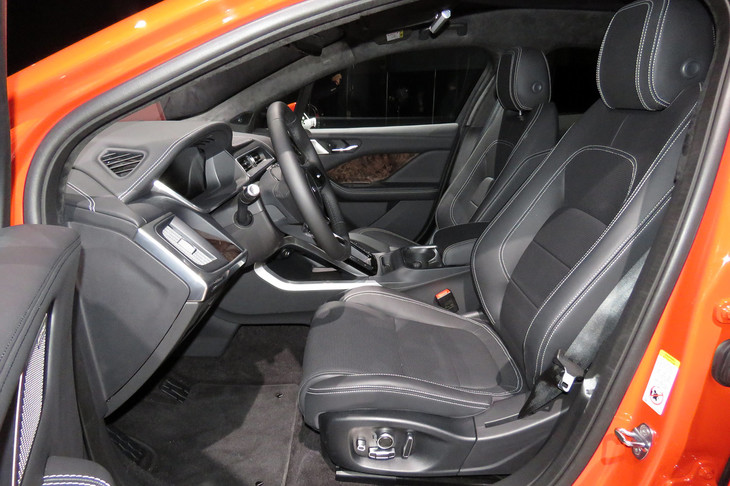 ジャガーIペース EV400