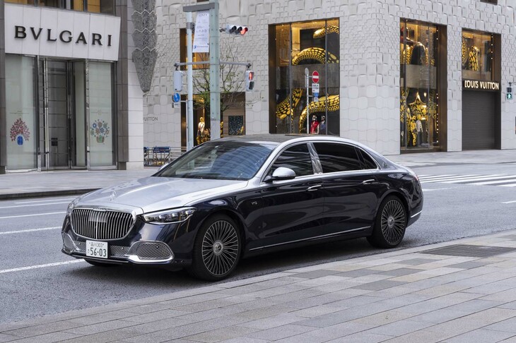 今回の試乗車「メルセデス・マイバッハS680 4MATIC」のオプションも含めた総額は3938万9000円。主にショーファードリブンを目的としたハイエンドサルーンだ。