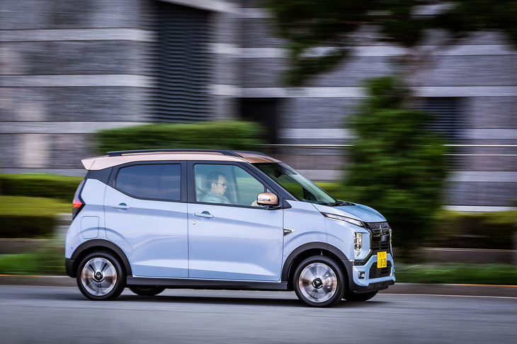 今回試乗した「eKクロスEV P」のボディーサイズは全長×全幅×全高＝3395×1475×1670mm、ホイールベース＝2495mmで、車重は1080kgと発表されている。