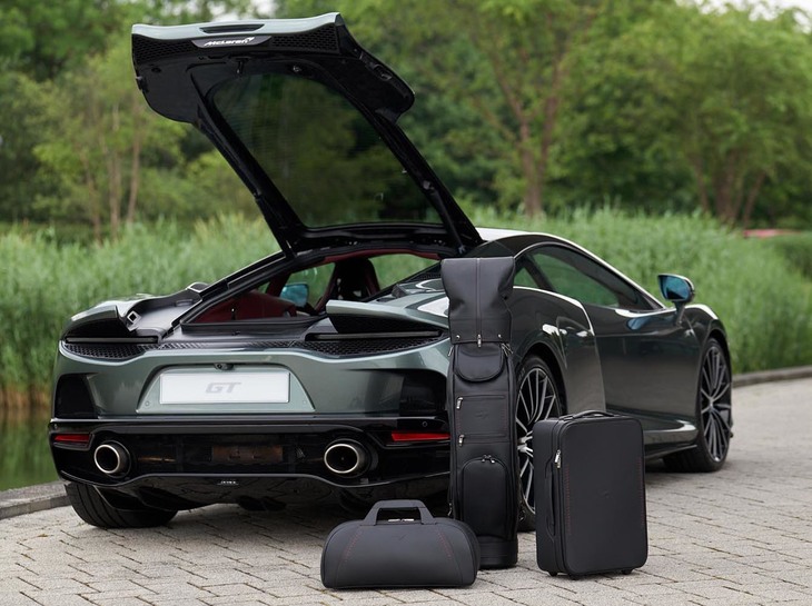 荷物の積載能力や快適性が大きなセリングポイントとされている「マクラーレンGT」。同ブランドの新機軸を打ち出した。