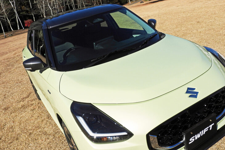 スズキ・スイフト ハイブリッドMZ（ボンネット）