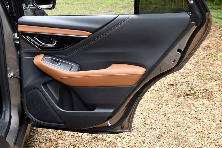 スバル・レガシィ アウトバック リミテッドEX（フロントドアインナーパネル）