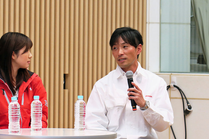 本田技研工業 二輪事業本部で「ホンダCB」シリーズの開発を統括する坂本順一氏。CBという名称の由来は諸説あるが、そのひとつとして「『Creative Benchmark』が語源」という説があることを語った。