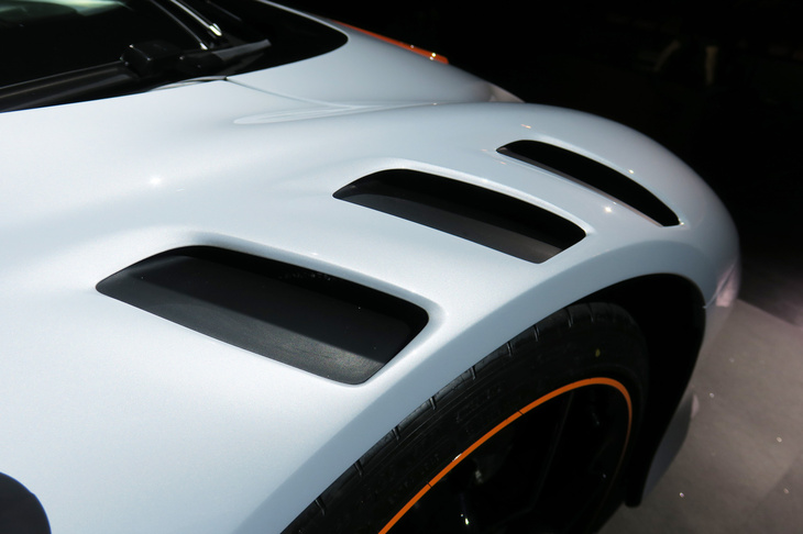 フェラーリSF90 XXストラダーレ（フロントフェンダーダクト）