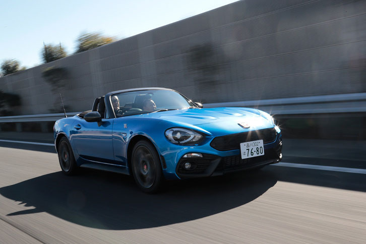 アバルトの2シーターオープン「124スパイダー」。2016年10月の発売以来、国内でもセールスは好調と伝えられる。