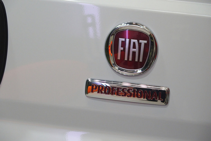 フィアット プロフェッショナル・デュカト（エンブレム）