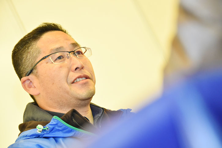 SUVとして武骨さも大事。しかし新型では従来型が持つポップなキュートさも大切にした。「女性を含めたユーザーも意識しています」と井上氏。