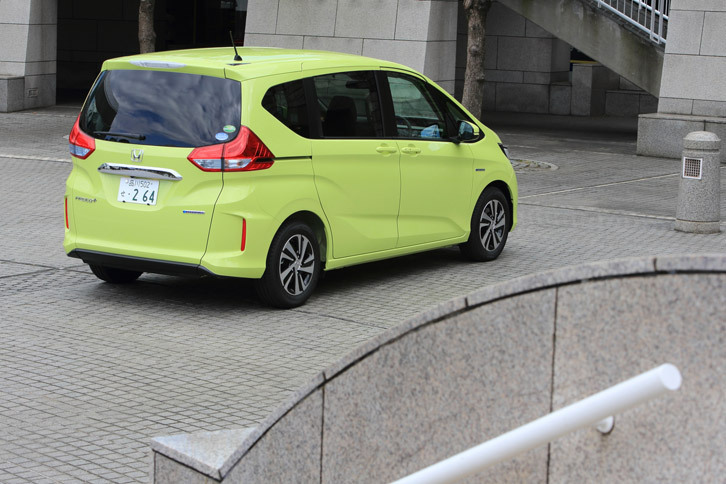 「フリード＋ ハイブリッドEX」