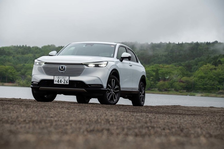 シンプルでありながら個性を主張するホンダ車があふれていた1980年代への原点回帰だという新型「ヴェゼル」。