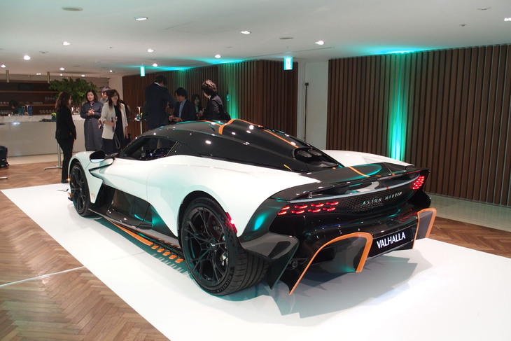 アストンマーティン・ヴァルハラ（リアビュー）