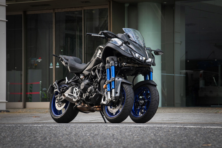 フロント2輪のユニークなスタイリングが特徴の大型モーターサイクル「ヤマハ・ナイケン」。2017年の東京モーターショーで発表され、日本では2018年9月に予約受け付けが開始された。