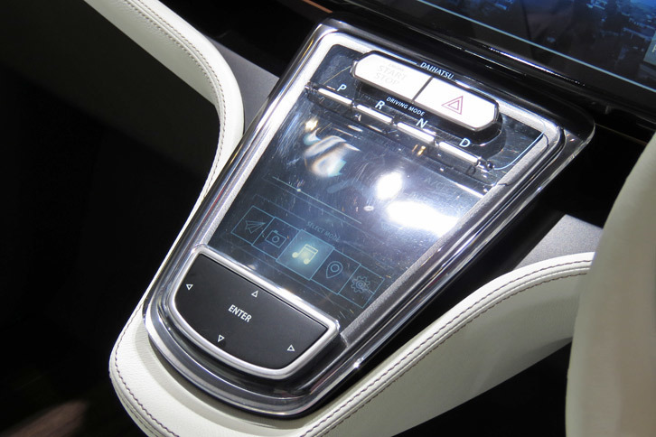 ダイハツDNマルチシックス（インテリア）