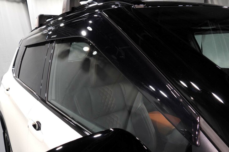 三菱アウトランダーPHEV ACTIVE FIELD（エクシードバイザー）