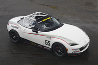 ワンメイクレース用の競技車両「GLOBAL MX-5 CUP仕様車」。