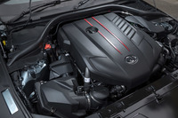 直列6気筒ならではのスムーズな回転フィールが印象的な、BMW製の3リッター直6ターボエンジン。（写真＝郡大二郎）
