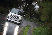 燃費は、自然吸気のFF車が18.4km/リッター、同4WD車が16.8km/リッター、ターボのFF車が16.8km/リッターとアナウンスされている（いずれもWLTCモード）。