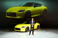 発表会において、「日産フェアレディZ プロトタイプ」の説明を行う日産自動車の内田 誠CEO。