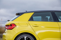 力強い印象を与える太いCピラーも「スポーツクワトロ」のエクステリアイメージからデザインされたパートだという。