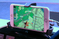 
	新たにオプション設定された、純正インフォテインメントシステム「Composition Phone」。
	