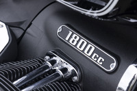 1800cc（厳密には1801cc）の排気量を持つ空油冷ボクサーエンジン。その仕様は「R18／R18クラシック」と共通で、91PSの最高出力と158N・mの最大トルクを発生する。