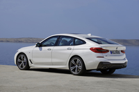 独特のクーペスタイルをまとう、「6シリーズ グランツーリスモ」のリアビュー。