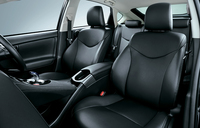 トヨタがプリウスPHVを改良、同時に値下げもの画像