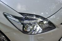 ツーリングセレクション系のモデルにはLEDヘッドランプが採用される。また、クリアランスランプもLEDに変更された。