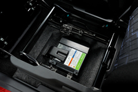 「S-エネチャージ」用のリチウムイオンバッテリー。既存の「エネチャージ」用のバッテリーをベースに、大電流に対応できるよう改良を施したものだ。