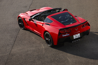 
    2013年1月のデトロイトショーで発表され、日本では同年12月にお披露目された新型「シボレー・コルベット」。7代目となる新型は、初代が「C1」、2代目が「C2」と呼ばれている通例に倣い、「C7」の愛称で呼ばれている。
    