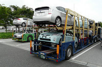 ご覧のとおり手前が新型「トヨタ・プリウス」で、奥が「ホンダ・インサイト」。