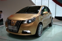 長城汽車「i7」。別名マントヒヒ・ヴィッツ!?（命名小沢）
