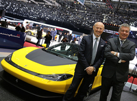 パオロ・ピニンファリーナCEO（写真右）と、デザイン担当副社長のファビオ・フィリッピーニ氏（同左）。