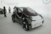 ヒュンダイの傘下にあるキアは、大胆なデザインの電気自動車コンセプトカー「ポップ」を公開。
