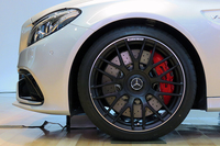 「C63 S」のフロントタイヤ。
    