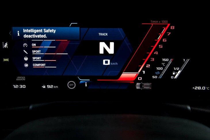 BMW M2（メーターパネル）