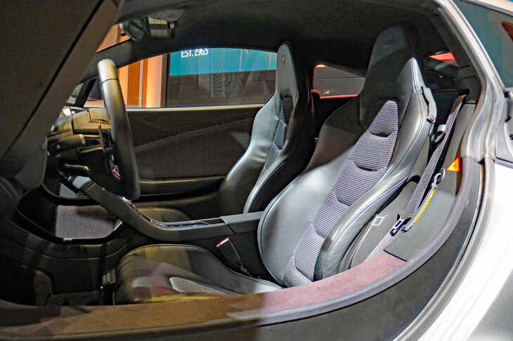 マクラーレンMP4-12C 2011年（シート）