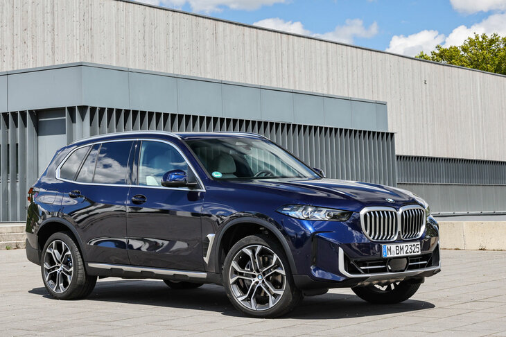 ほった「思い出せないといえば、現行『X6』のデザインも、もうすっかり思い出せないですね」　
	清水「デビューからずいぶんたつしねぇ」　
	渕野「新型は、『X3』みたいなデザインになるかもしれませんね」