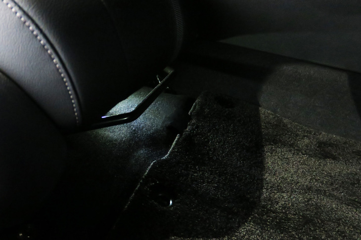 ホンダ・シビックLX ホンダアクセス用品装着車（シートアンダーライト）