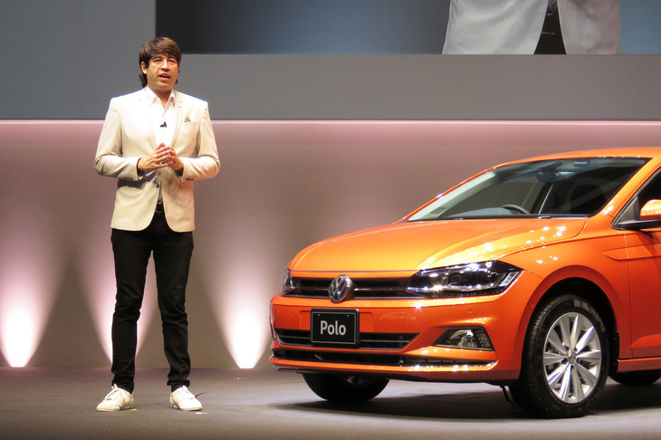 続いて登場したラジオDJのサッシャ氏。ドイツ生まれのサッシャ氏が人生で初めて乗ったクルマは「ゴルフGTI」だったという。