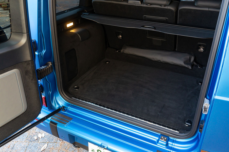 荷室の容量は620～1990リッター。エンジン車よりも20リッター少ないとされているが、写真を見比べても違いが分からなかった。