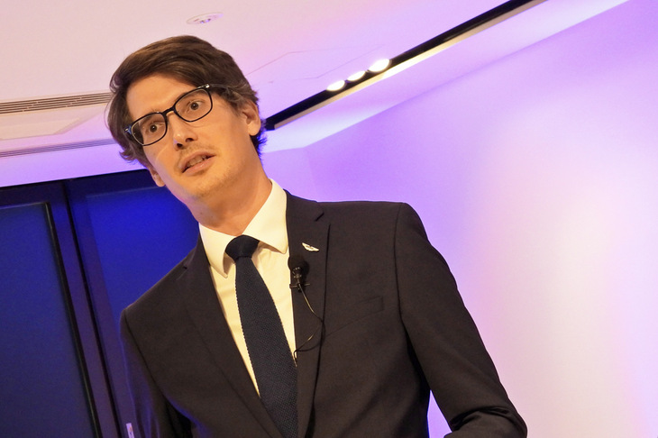 アストンマーティンにてヘッド・オブ・Q・スペシャルプロジェクトセールスを務めるサム・ベネッツ氏。