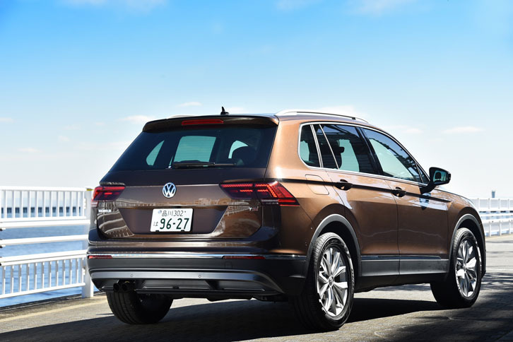 ボディーカラーは全6色。試乗車はナッツシェルブラウンメタリック。