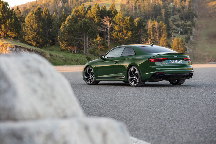 新型「RS 5」は、クワトロ社から改称したアウディスポーツ社が開発した製品の第1号となる。