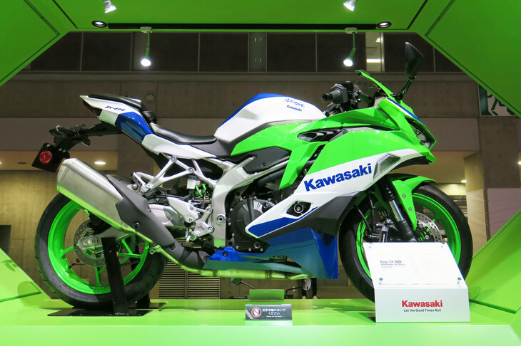 ニンジャZX4-RR 40thアニバーサリーエディション