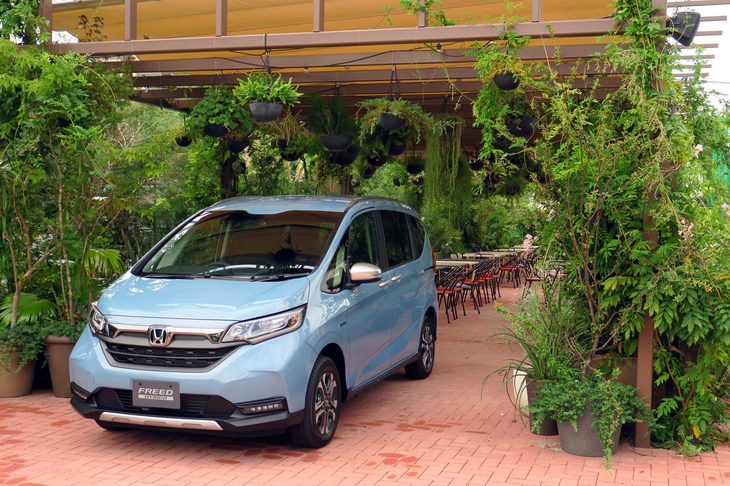 ホンダ・フリード ハイブリッド クロスター（4WD）（エクステリア）