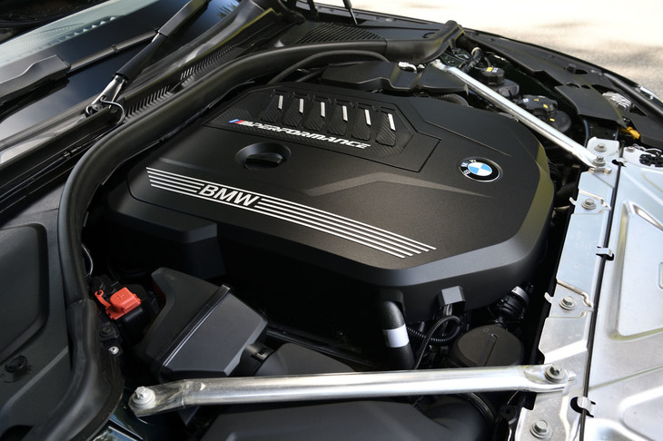 3リッター直6ターボエンジンは最高出力387PS/5800rpm、最大トルク500N・m/1800-5000rpmを発生。8段ATが組み合わされる。