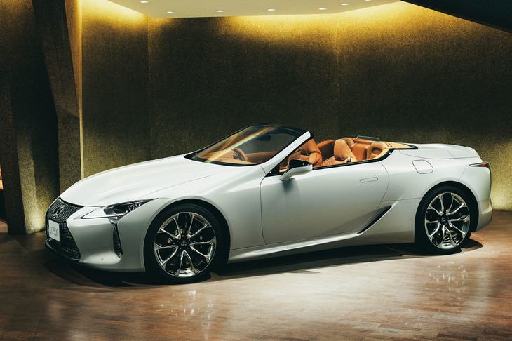 「GA-L」プラットフォームの初出となった「レクサスLC」には、2020年6月18日にオープントップモデル「コンバーチブル」が追加設定された。